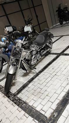 HARLEY-DAVIDSON V-ROD 